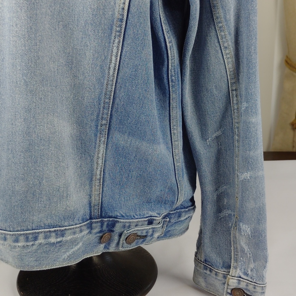 Levi Strauss & Co. Classic Blue Denim Mens Jacket. - Picture 12 of 16